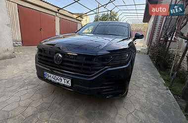 Позашляховик / Кросовер Volkswagen Touareg 2019 в Одесі