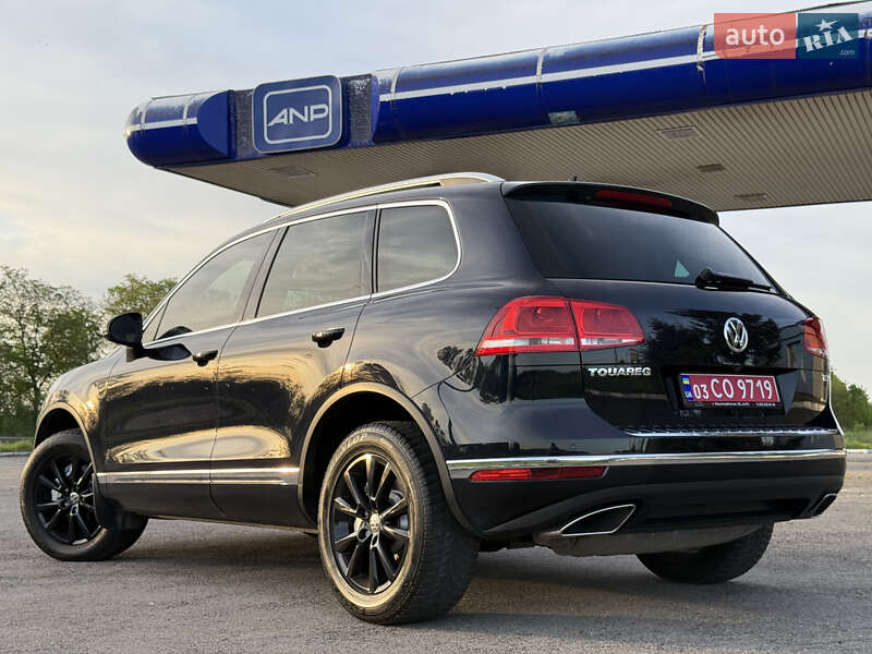 Позашляховик / Кросовер Volkswagen Touareg 2015 в Радивиліві