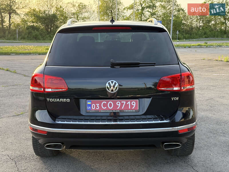 Позашляховик / Кросовер Volkswagen Touareg 2015 в Радивиліві