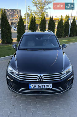 Внедорожник / Кроссовер Volkswagen Touareg 2016 в 