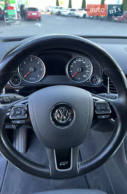 Внедорожник / Кроссовер Volkswagen Touareg 2016 в 