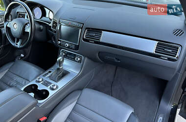 Внедорожник / Кроссовер Volkswagen Touareg 2016 в 