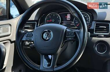 Внедорожник / Кроссовер Volkswagen Touareg 2017 в 