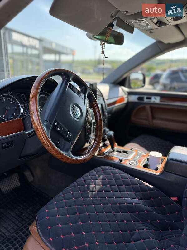 Внедорожник / Кроссовер Volkswagen Touareg 2005 в Золочеве