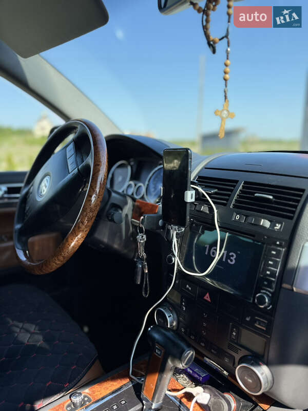 Внедорожник / Кроссовер Volkswagen Touareg 2005 в Золочеве