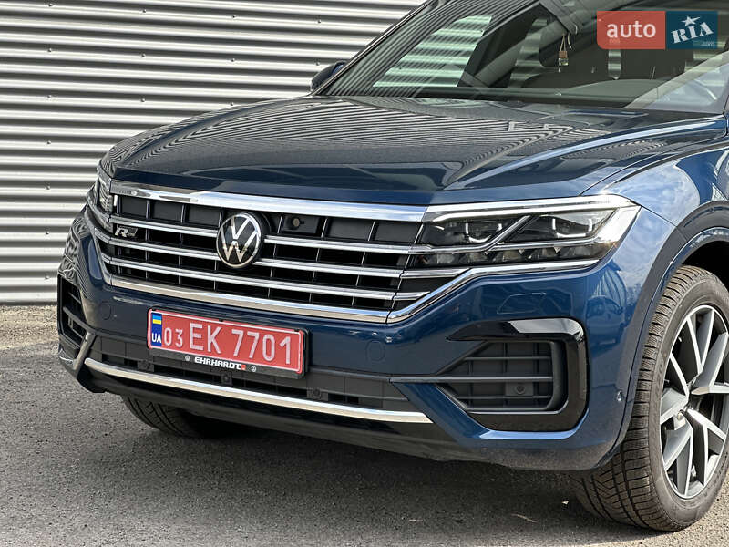 Позашляховик / Кросовер Volkswagen Touareg 2021 в Рівному