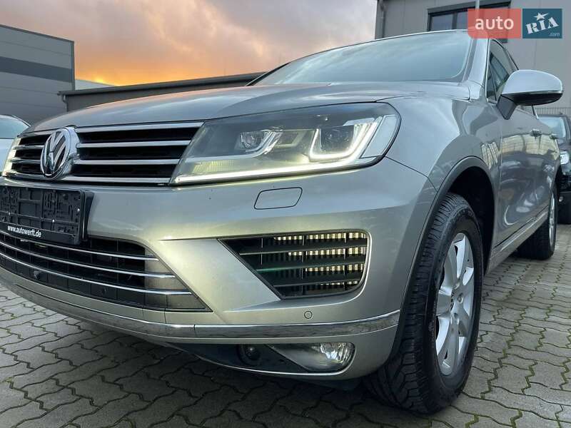 Внедорожник / Кроссовер Volkswagen Touareg 2016 в Житомире