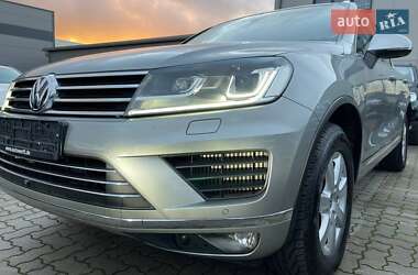 Позашляховик / Кросовер Volkswagen Touareg 2016 в 