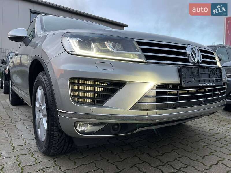 Внедорожник / Кроссовер Volkswagen Touareg 2016 в Житомире