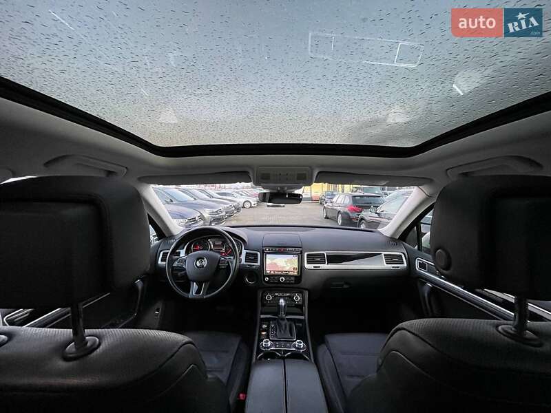 Внедорожник / Кроссовер Volkswagen Touareg 2016 в Житомире
