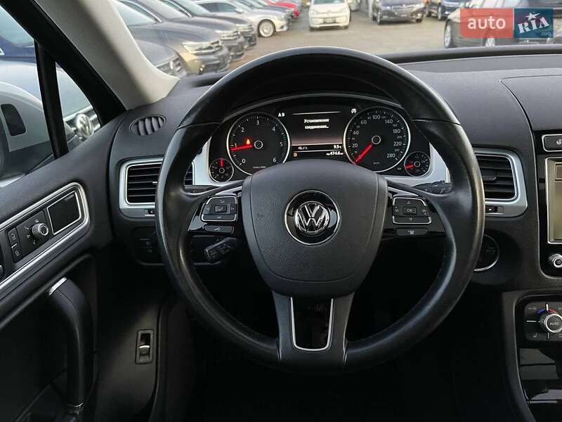 Внедорожник / Кроссовер Volkswagen Touareg 2016 в Житомире