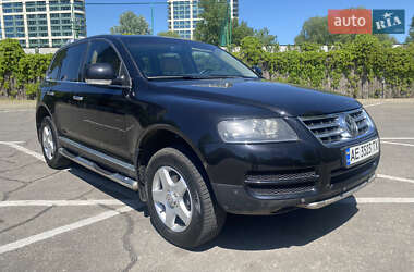 Внедорожник / Кроссовер Volkswagen Touareg 2006 в Днепре