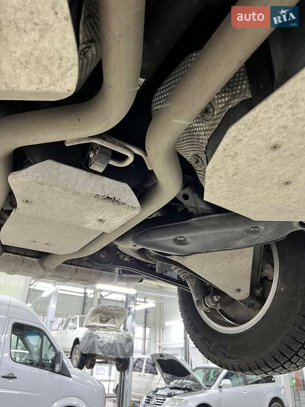 Внедорожник / Кроссовер Volkswagen Touareg 2016 в Житомире