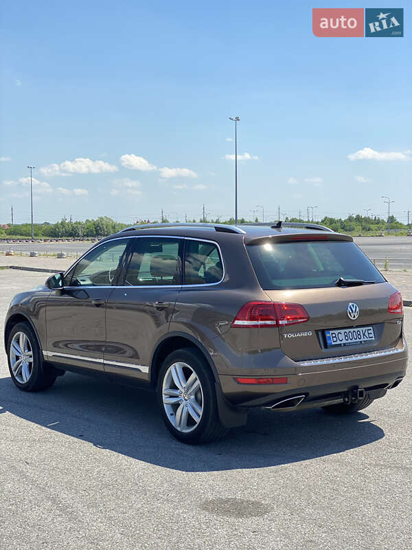 Позашляховик / Кросовер Volkswagen Touareg 2014 в Львові