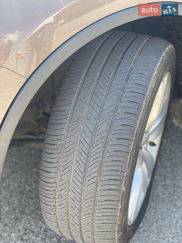 Позашляховик / Кросовер Volkswagen Touareg 2014 в Львові