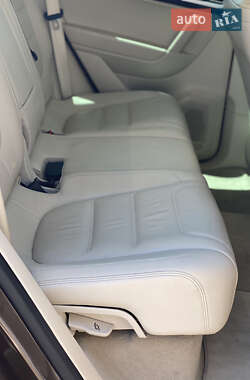 Позашляховик / Кросовер Volkswagen Touareg 2014 в 
