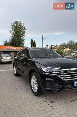 Позашляховик / Кросовер Volkswagen Touareg 2020 в 