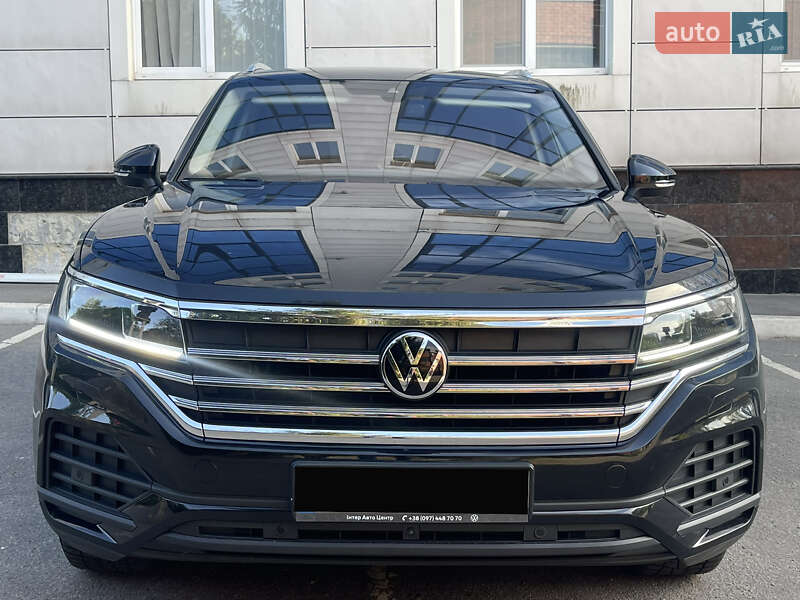 Внедорожник / Кроссовер Volkswagen Touareg 2021 в 