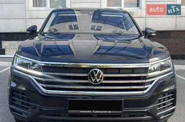 Позашляховик / Кросовер Volkswagen Touareg 2021 в 