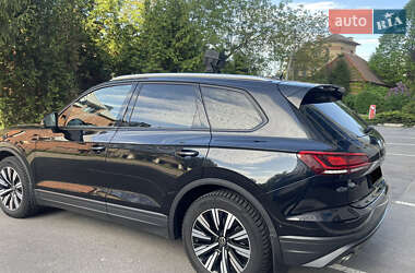 Позашляховик / Кросовер Volkswagen Touareg 2021 в 