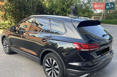 Позашляховик / Кросовер Volkswagen Touareg 2021 в 