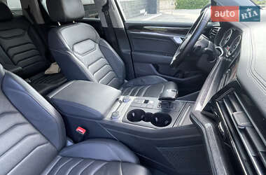 Позашляховик / Кросовер Volkswagen Touareg 2021 в 