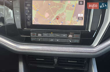 Позашляховик / Кросовер Volkswagen Touareg 2021 в 