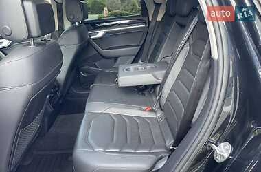 Позашляховик / Кросовер Volkswagen Touareg 2021 в 