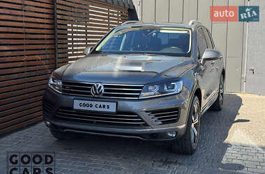 Внедорожник / Кроссовер Volkswagen Touareg 2016 в Одессе