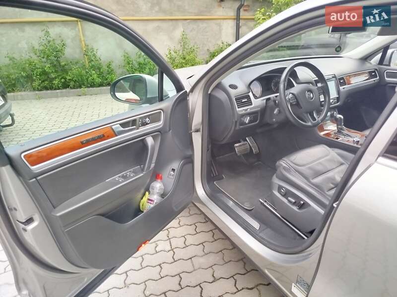 Позашляховик / Кросовер Volkswagen Touareg 2010 в Львові