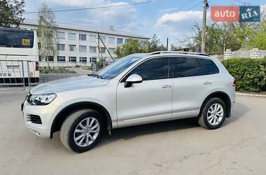 Позашляховик / Кросовер Volkswagen Touareg 2012 в 