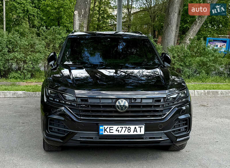 Позашляховик / Кросовер Volkswagen Touareg 2019 в Дніпрі