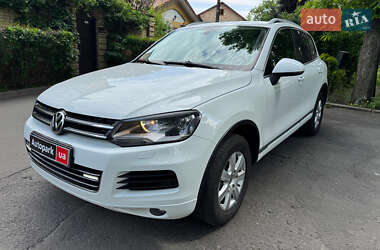 Внедорожник / Кроссовер Volkswagen Touareg 2014 в Киеве