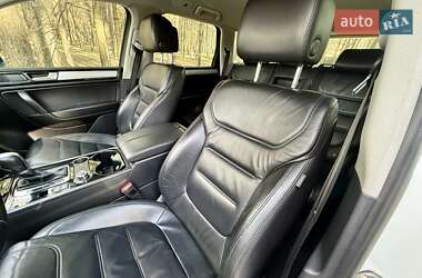 Внедорожник / Кроссовер Volkswagen Touareg 2014 в 