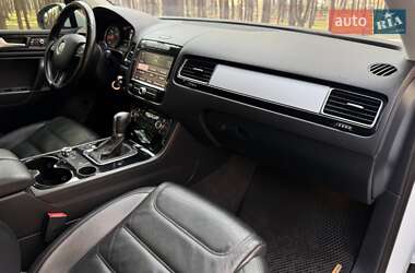 Внедорожник / Кроссовер Volkswagen Touareg 2014 в 
