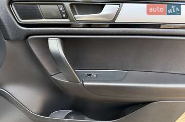Внедорожник / Кроссовер Volkswagen Touareg 2014 в 