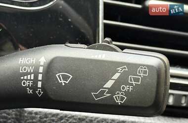 Внедорожник / Кроссовер Volkswagen Touareg 2014 в 