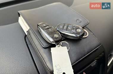 Внедорожник / Кроссовер Volkswagen Touareg 2014 в 