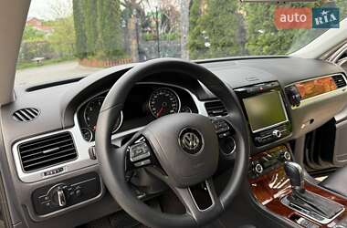 Позашляховик / Кросовер Volkswagen Touareg 2010 в 