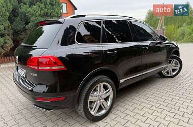 Позашляховик / Кросовер Volkswagen Touareg 2010 в 