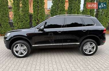 Позашляховик / Кросовер Volkswagen Touareg 2010 в 