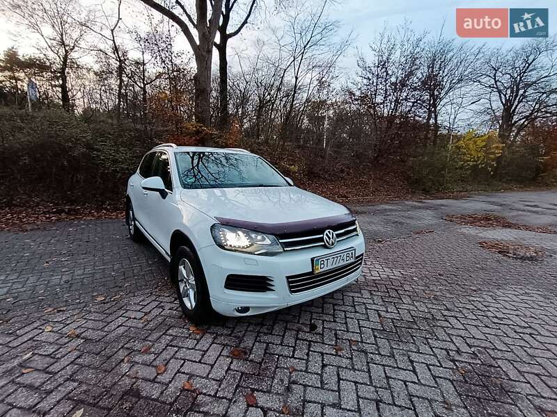 Позашляховик / Кросовер Volkswagen Touareg 2014 в Херсоні