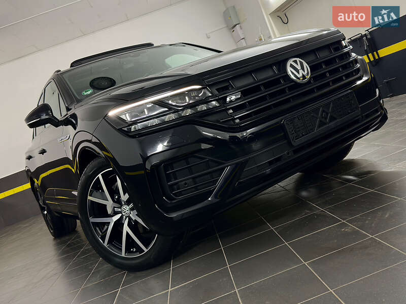 Позашляховик / Кросовер Volkswagen Touareg 2019 в Козятині