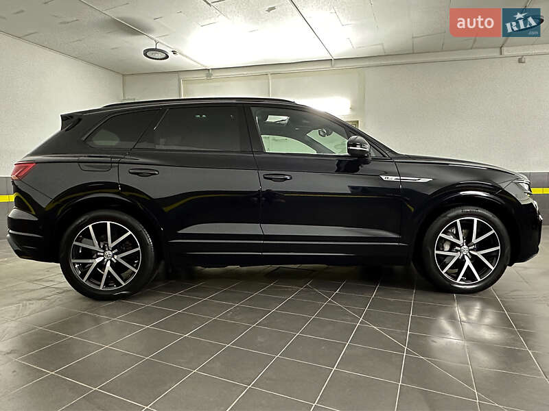 Позашляховик / Кросовер Volkswagen Touareg 2019 в Козятині
