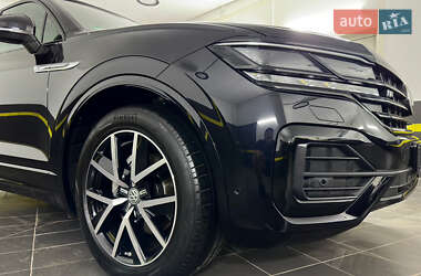 Внедорожник / Кроссовер Volkswagen Touareg 2019 в 