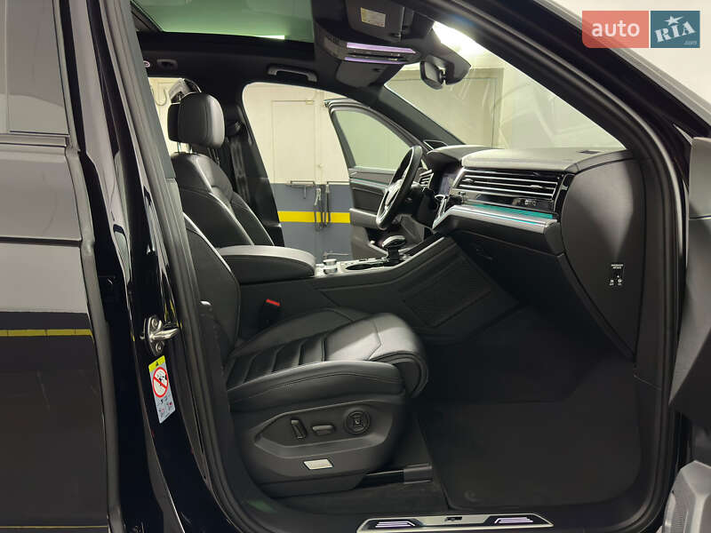 Позашляховик / Кросовер Volkswagen Touareg 2019 в Козятині