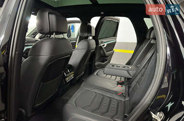 Внедорожник / Кроссовер Volkswagen Touareg 2019 в 