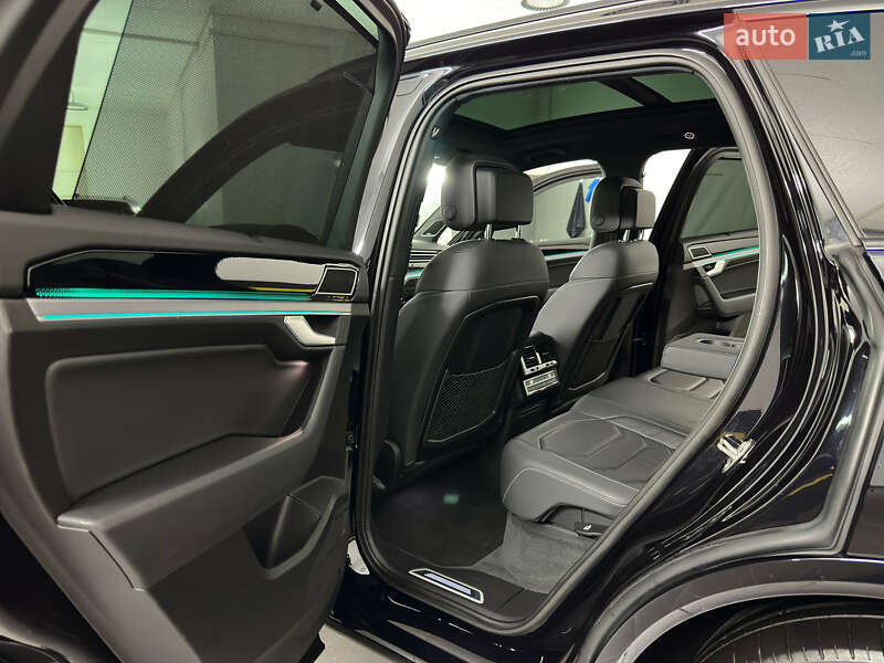 Позашляховик / Кросовер Volkswagen Touareg 2019 в Козятині