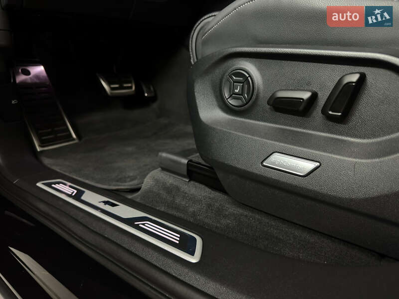 Позашляховик / Кросовер Volkswagen Touareg 2019 в Козятині