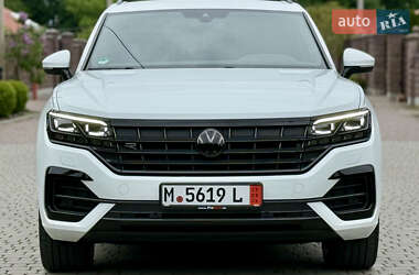 Позашляховик / Кросовер Volkswagen Touareg 2022 в 